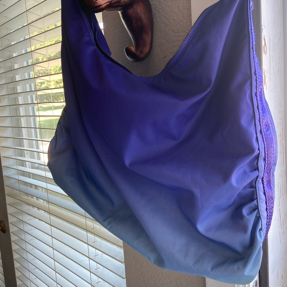 Lululemon ombre bag